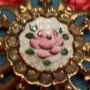 Vintage necklace without chain.